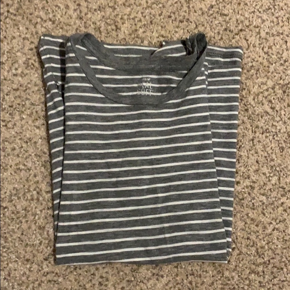 Gray and white striped tee